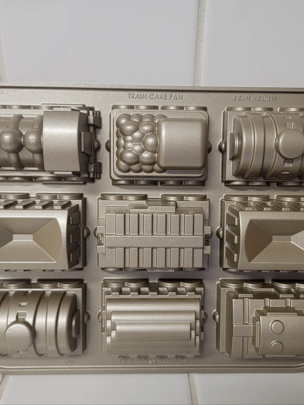 Williams Sonoma Railway 3D Train Cake Pan